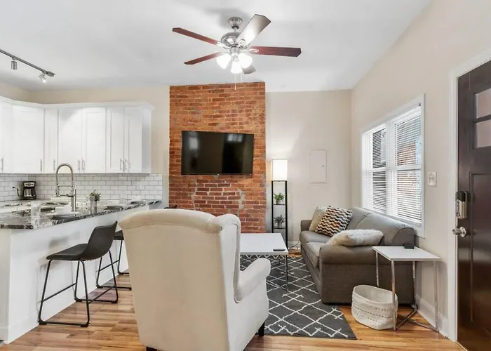 Upscale Shadyside Double King Suite, Private Entrance With Front Porch Apartment Pittsburgh
