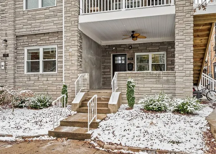 Upscale Shadyside Double King Suite, Private Entrance With Front Porch Apartment